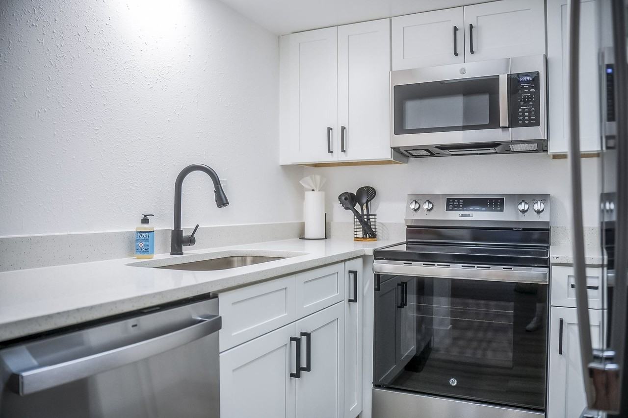 Blue Earth Ct - Photo 3 of 8