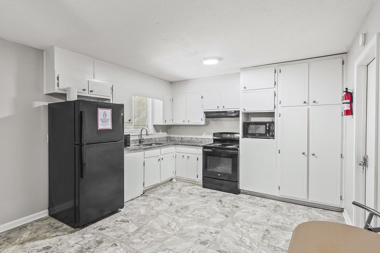 Leafwood Ln - Photo 7 of 12