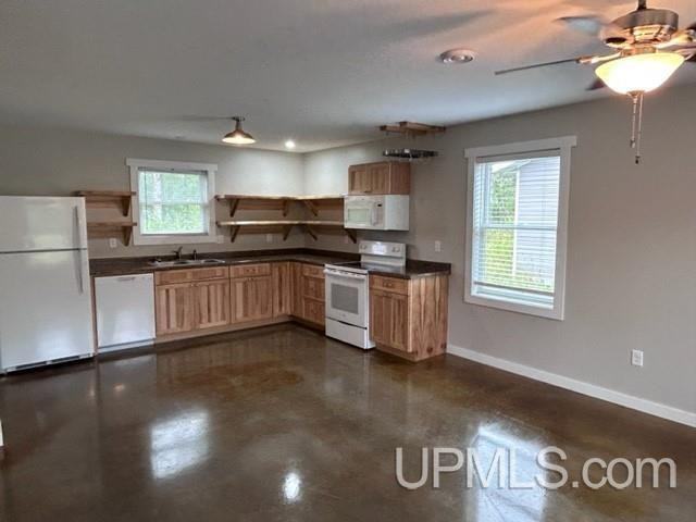 47244 Wyandotte St - Photo 2 of 18