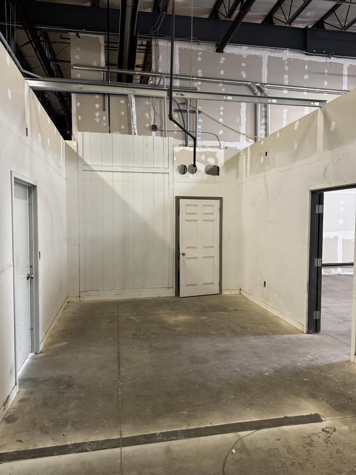 999 William St #2 - Photo 2 of 5