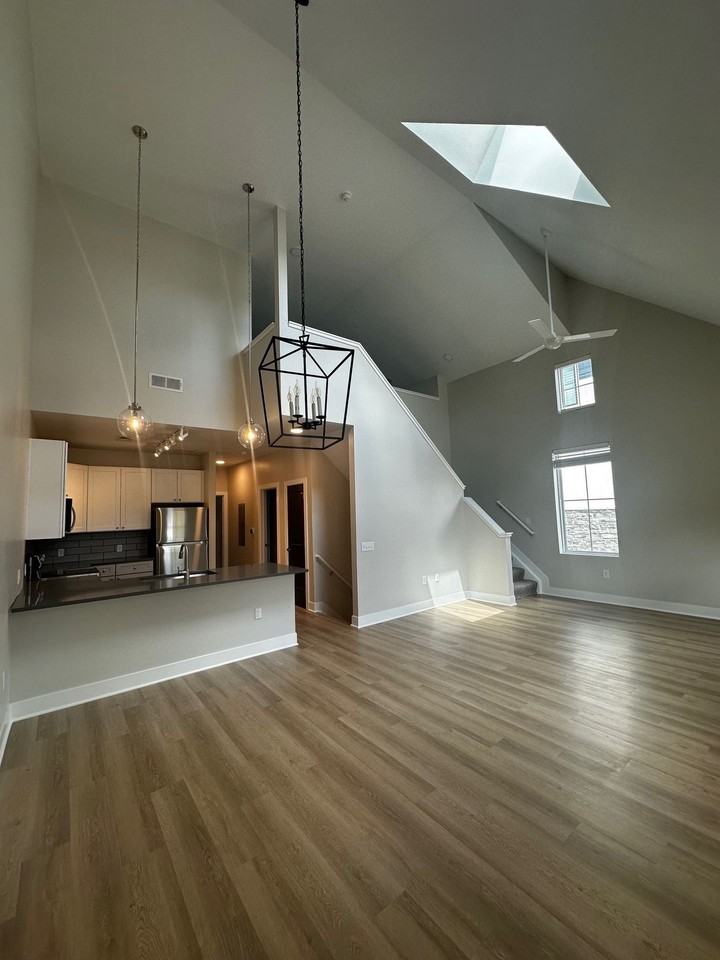1000 Southwood Dr - Photo 2 of 39
