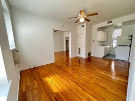 featured image of 5528 N Kenmore Ave