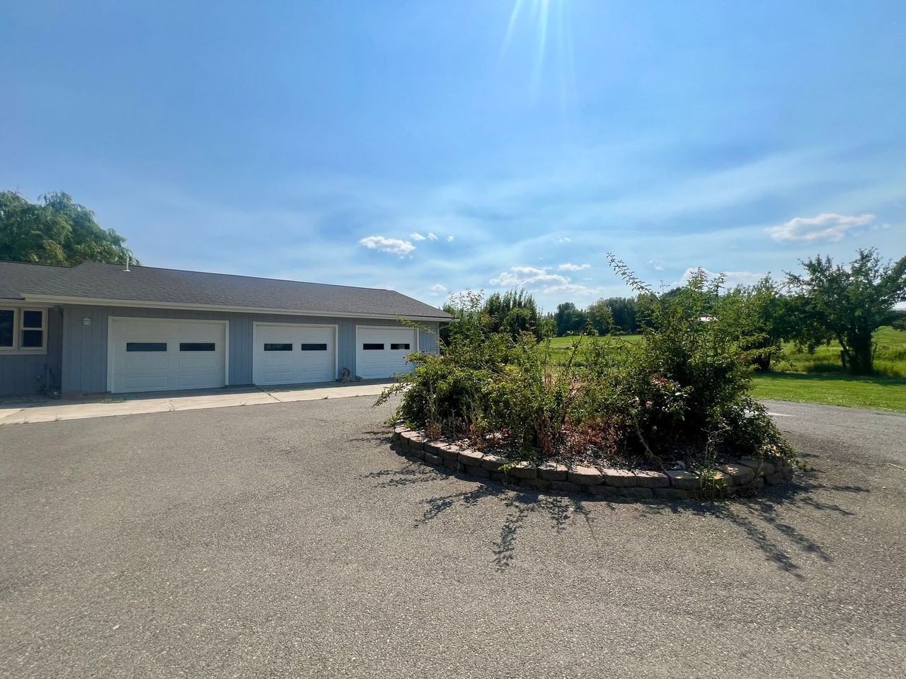 3910 Thrall Rd - Photo 3 of 42