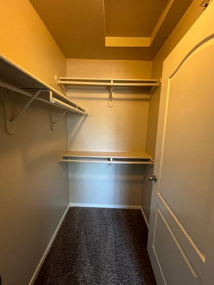 6850 Sharlands Ave - Photo 6 of 22