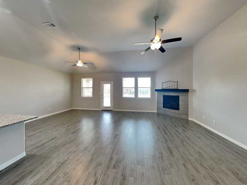 240 Darlington Trl - Photo 2 of 18