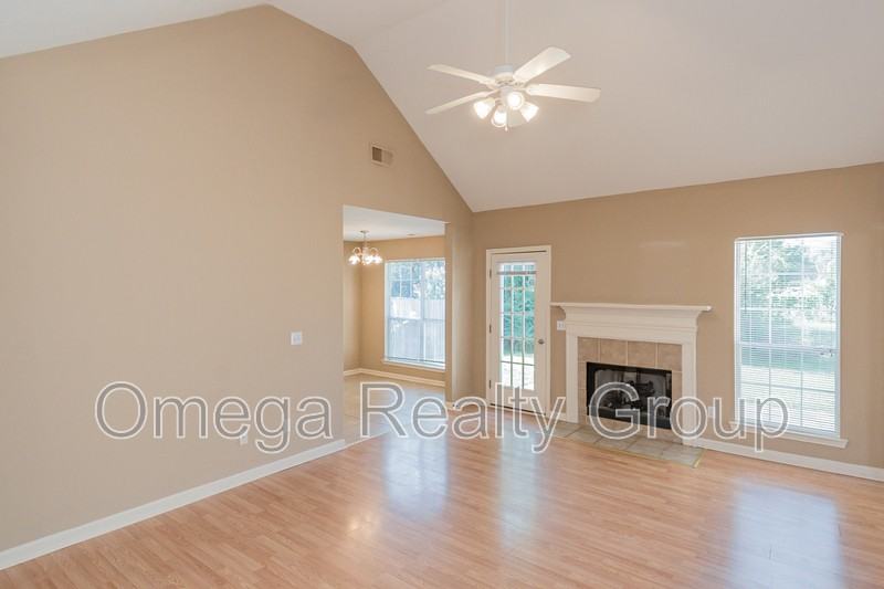 2022 Edgewood Dr - Photo 6 of 42