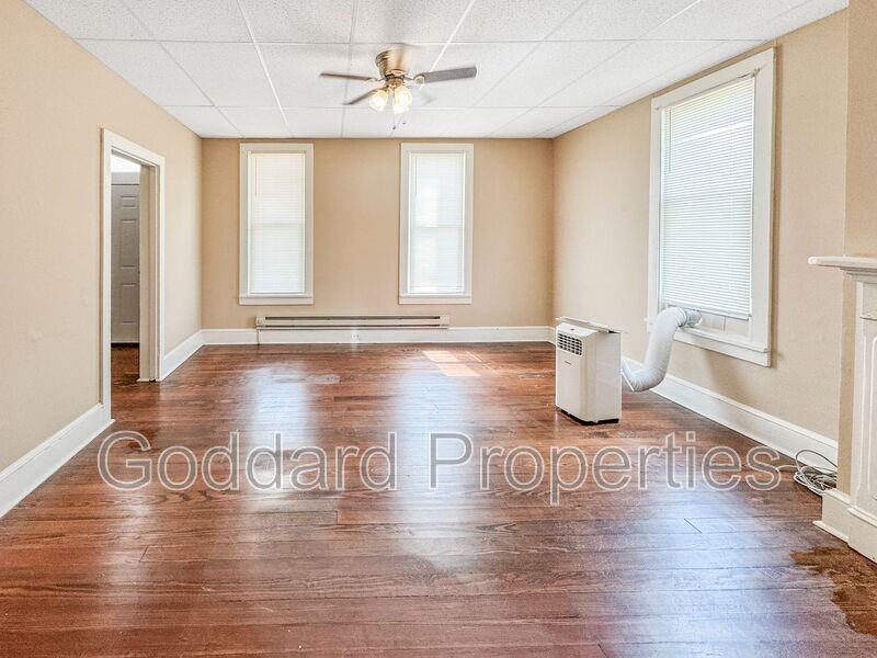 132 W Baltimore St - Photo 3 of 8