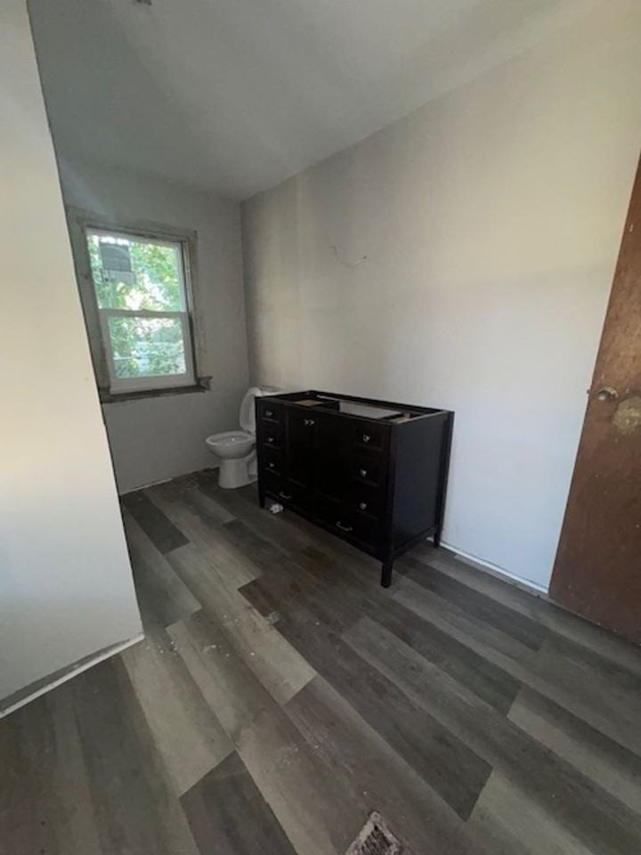 1428 E 4th St - Photo 5 of 5