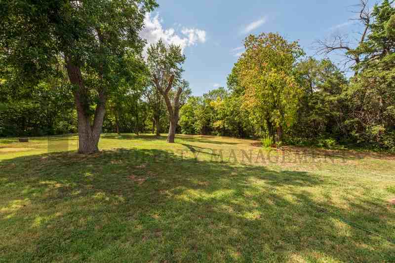 1035 S 127th St E - Photo 4 of 23