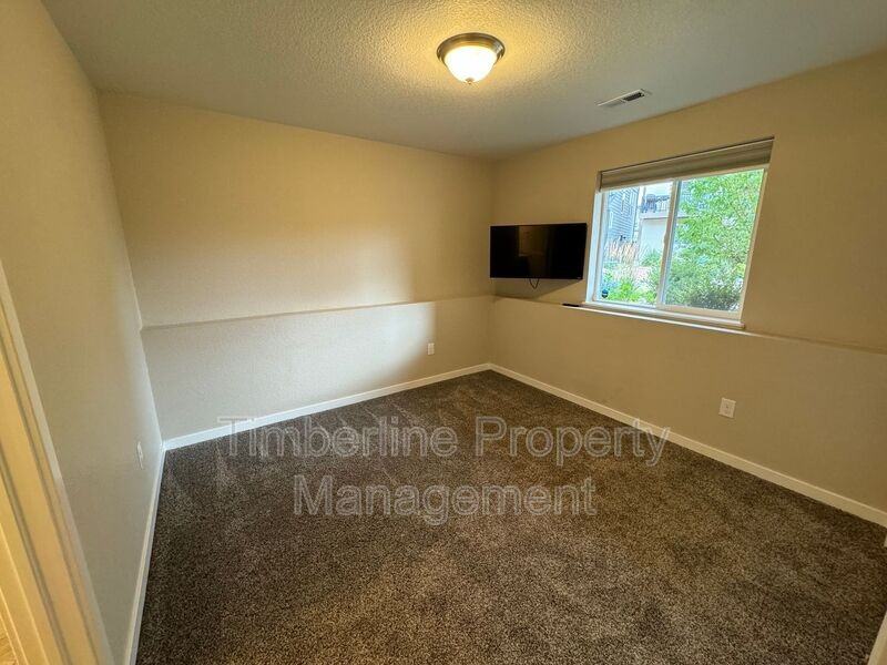 7252 Cedarbrook Ln - Photo 2 of 17