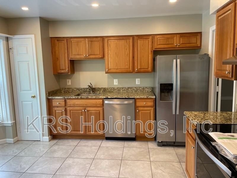 5154 Kimscott Ct - Photo 3 of 23