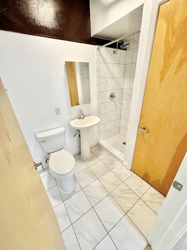 418 N 25th St #310 - Photo 4 of 10