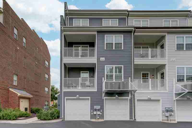2010 Libbie Lake West St #B - Photo 4 of 50