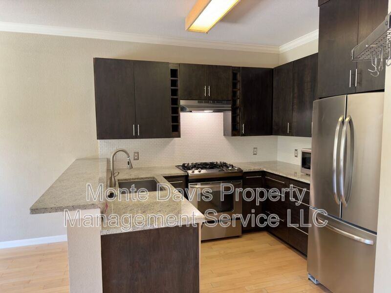 8909 Mountain Shadows Cv #A - Photo 3 of 32