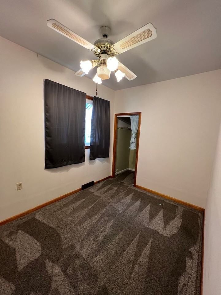 405 William St - Photo 7 of 11