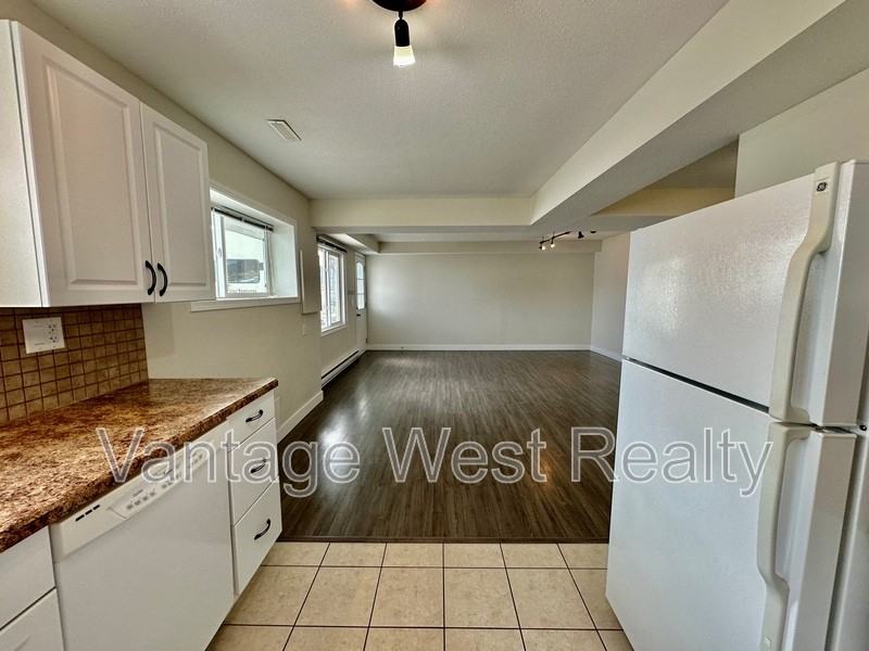 3426 - Photo 4 of 19