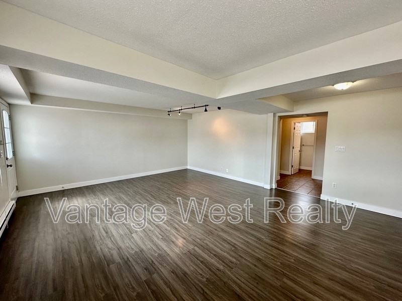 3426 - Photo 5 of 19