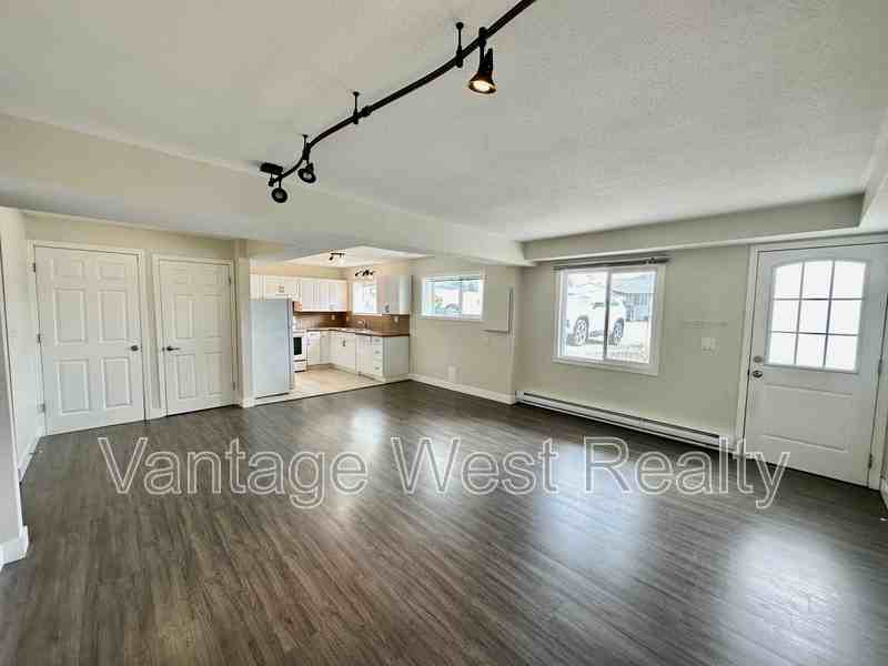 3426 - Photo 7 of 19