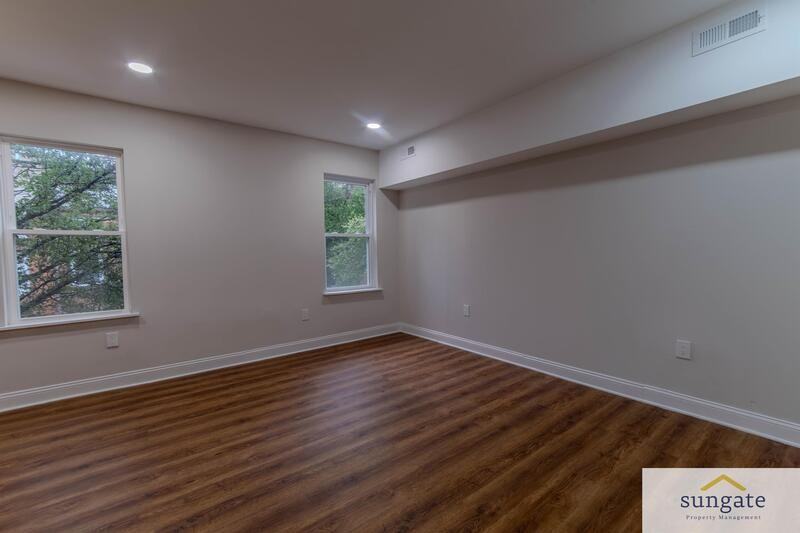 1276 Riverside Ave - Photo 5 of 11