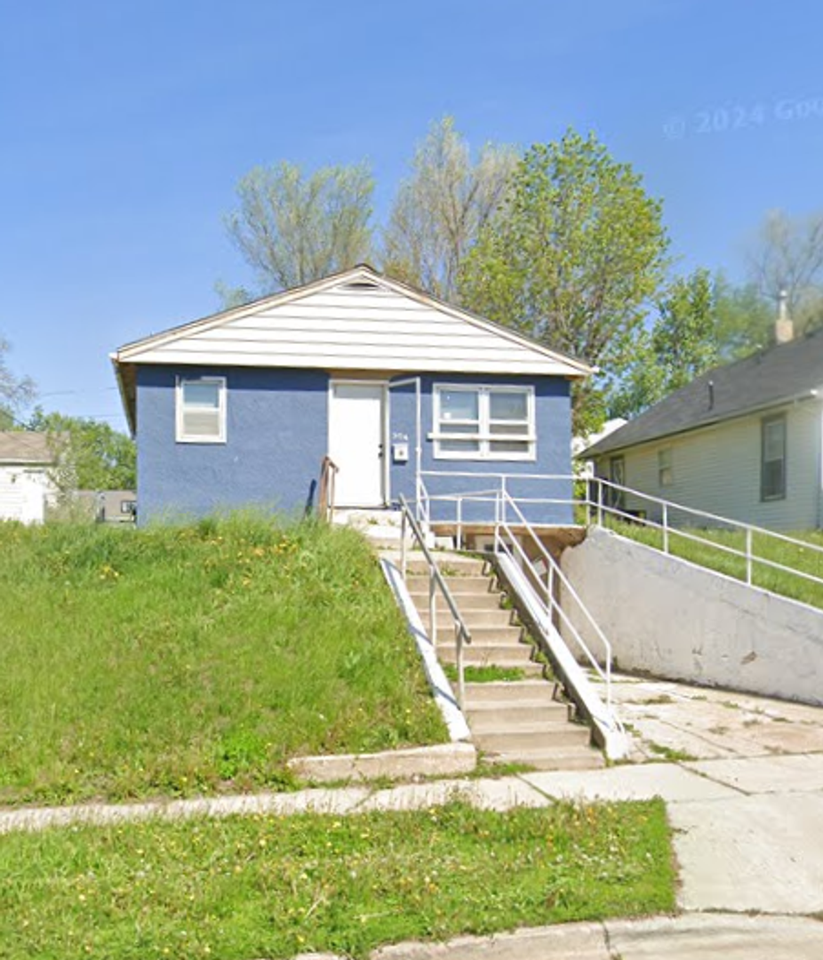 904 904 N Blauvelt - Blauvelt - Photo 2 of 2