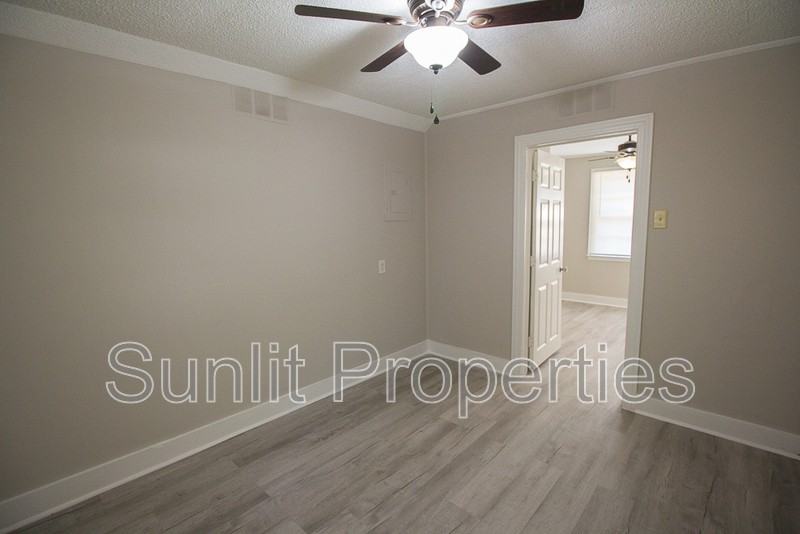 2590 Danielsville Rd - Photo 3 of 35