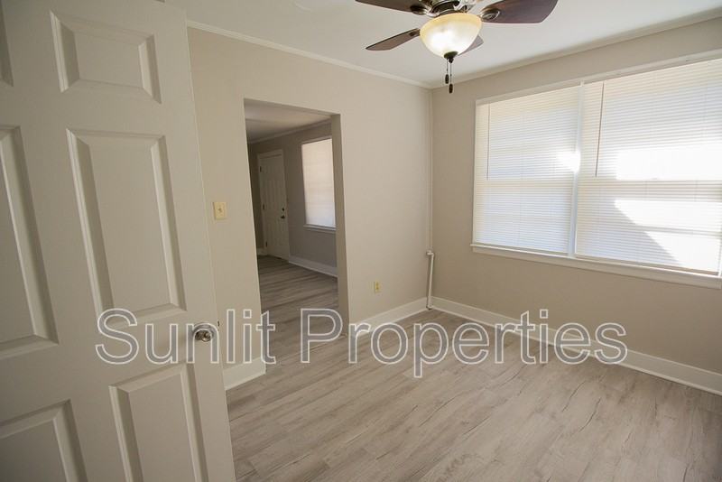 2590 Danielsville Rd - Photo 6 of 35