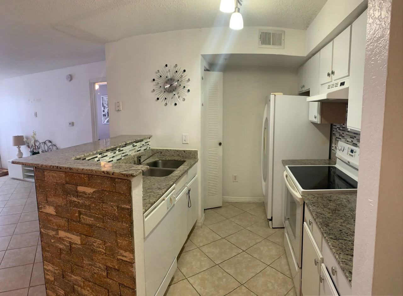 2206 Antigua Pl #1015 - Photo 6 of 21