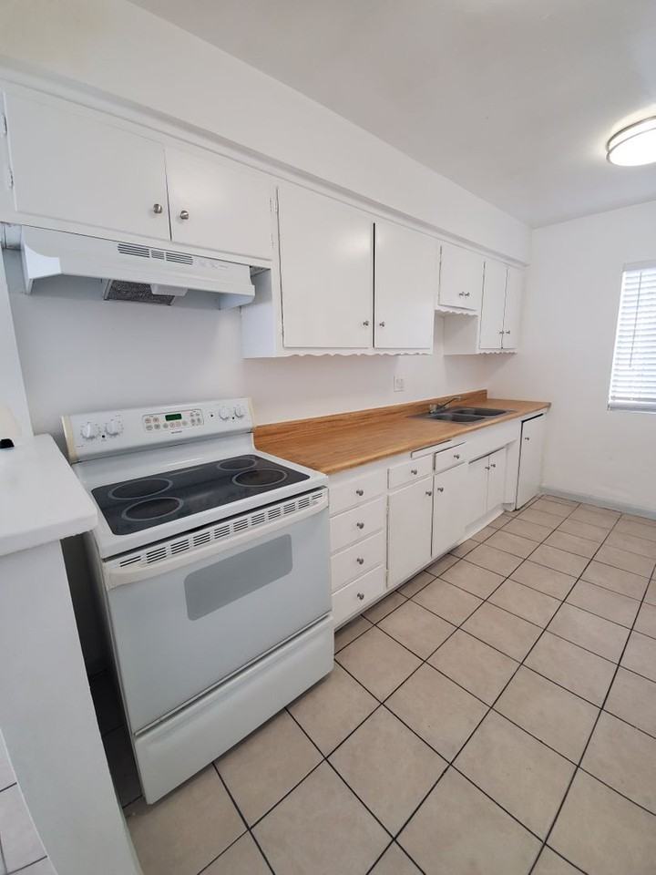 1775 Locust Ave #03 - Photo 2 of 11