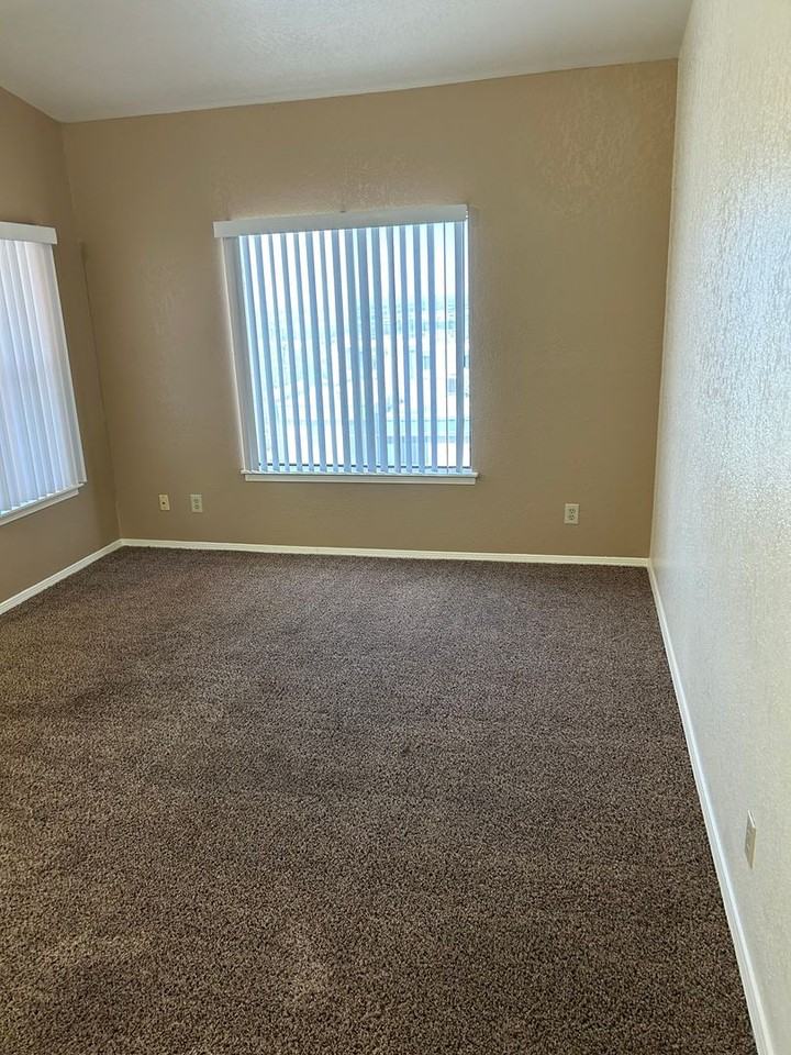 Regency Pointe Apartments - Photo 2 of 30