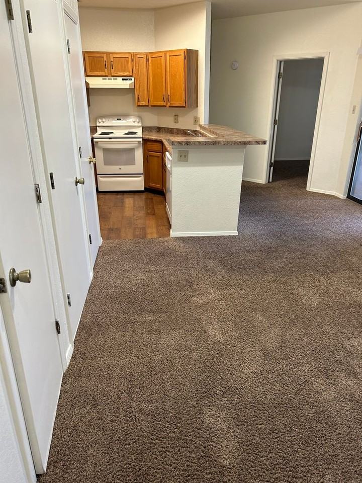 Regency Pointe Apartments - Photo 5 of 30