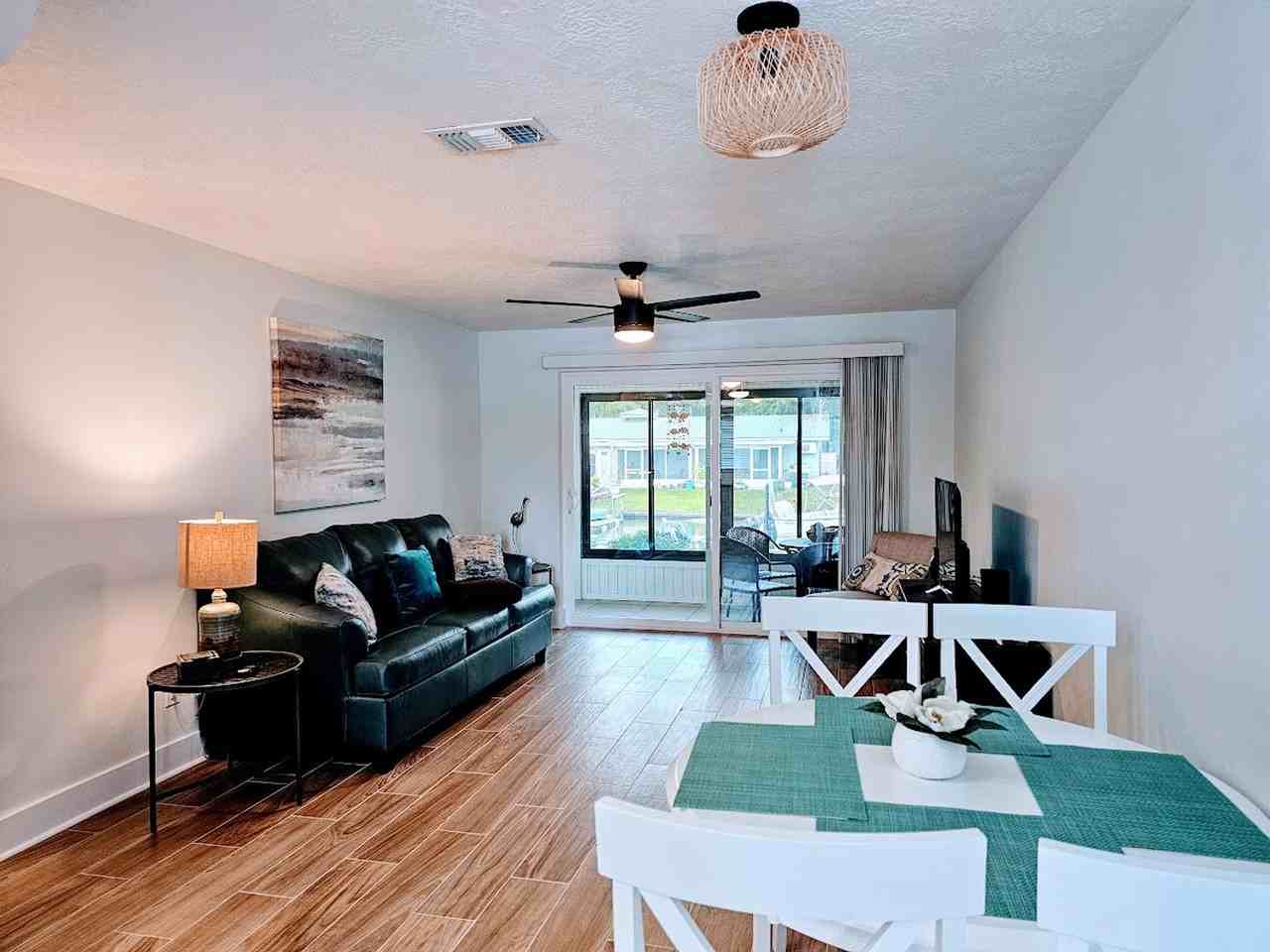 1412 Southeast Paradise Avenue #5 - Photo 7 of 21