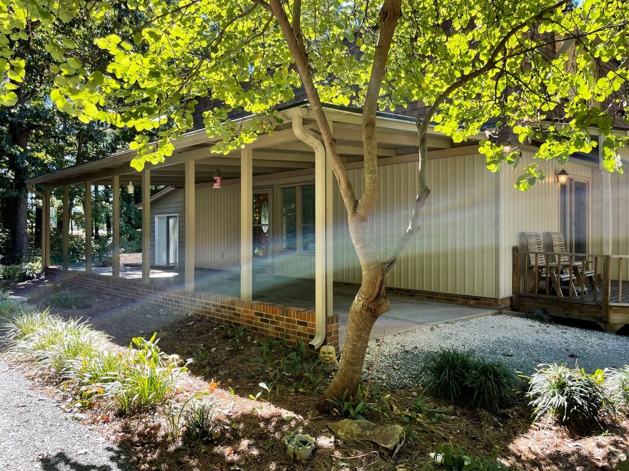 4566 Starmount Rd - Photo 3 of 44