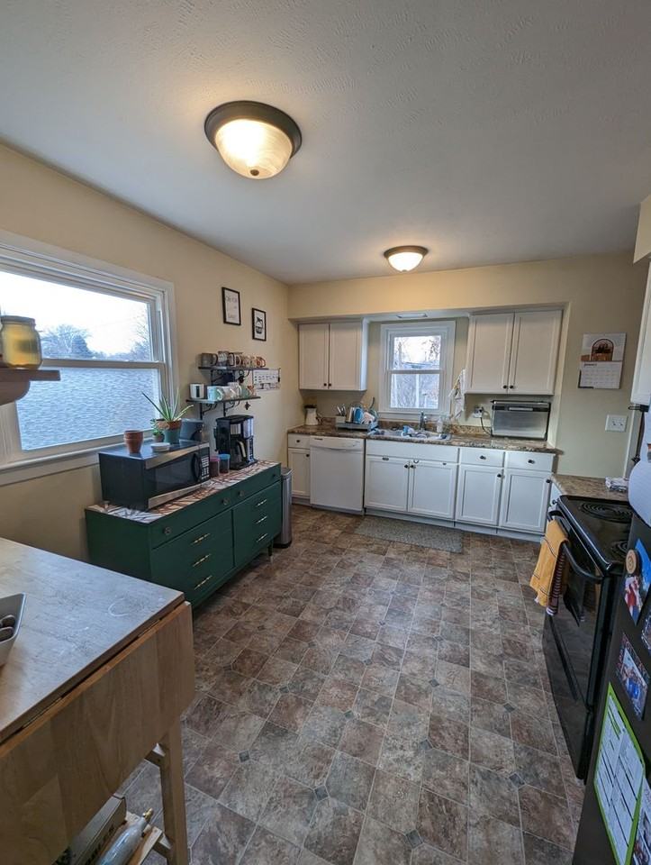 9234 Meredith Ave - Photo 3 of 19