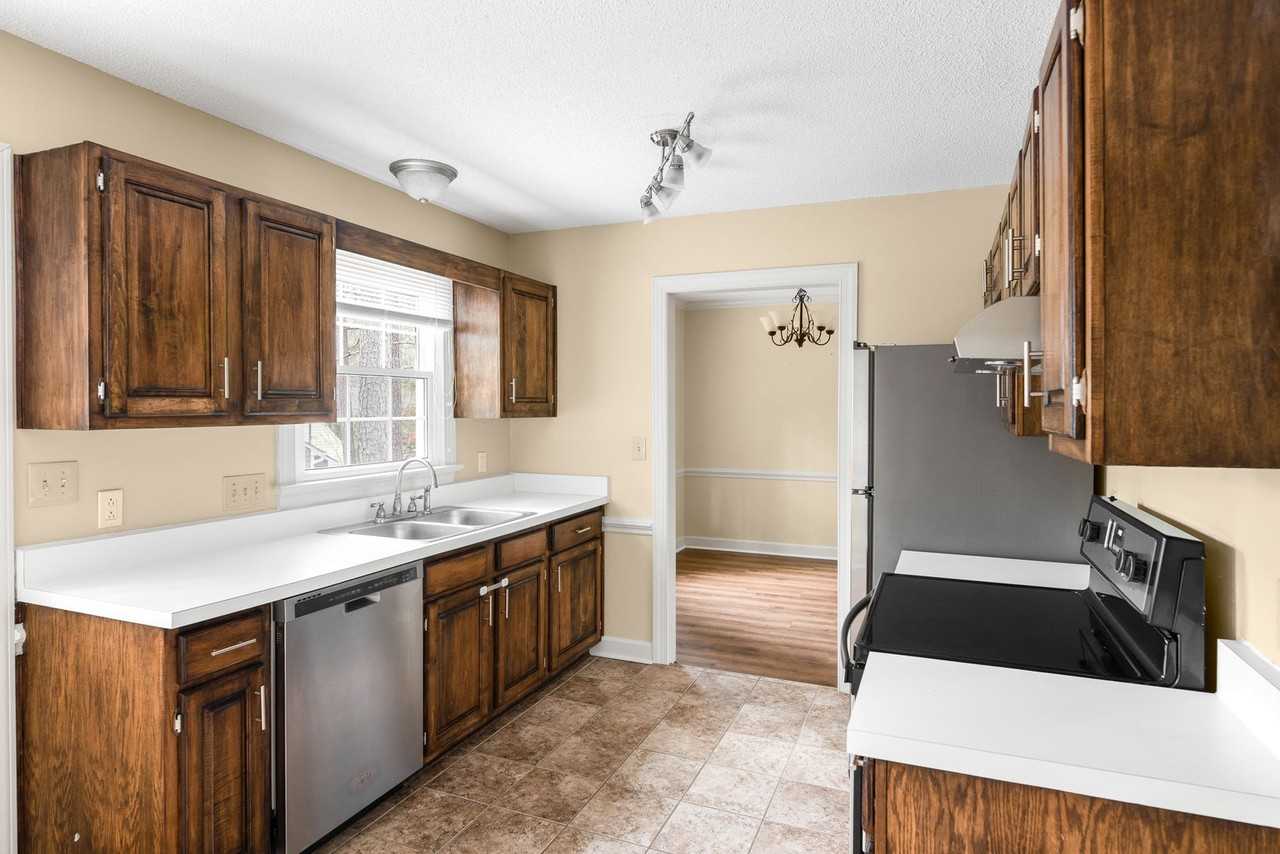 701 Sleepy Creek Dr - Photo 2 of 18