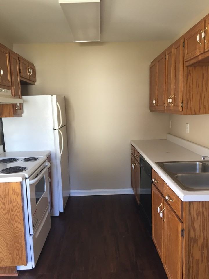 3466 3466 Hedge Dr NW - Photo 3 of 6