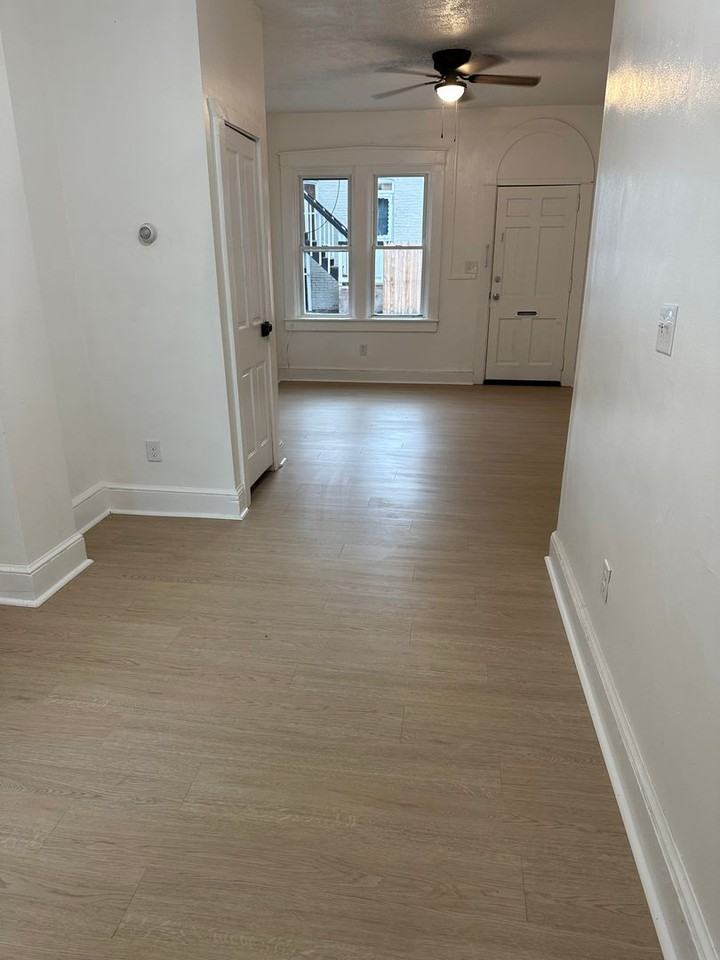 412 Locust St - Photo 3 of 19