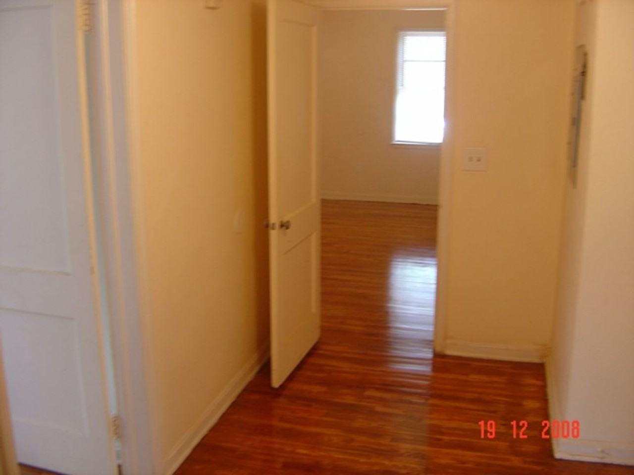 154 E 44th St - Photo 4 of 19