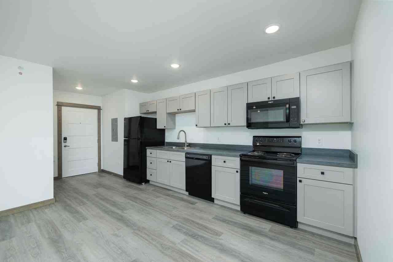 1904 Cruiser Lane - Photo 4 of 31