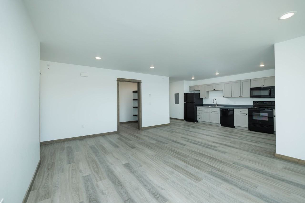 1904 Cruiser Lane - Photo 5 of 31