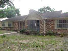 featured image of 2735 Manila Ln