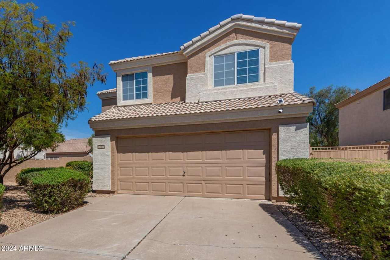 13687 W Desert Flower Dr - Photo 2 of 43