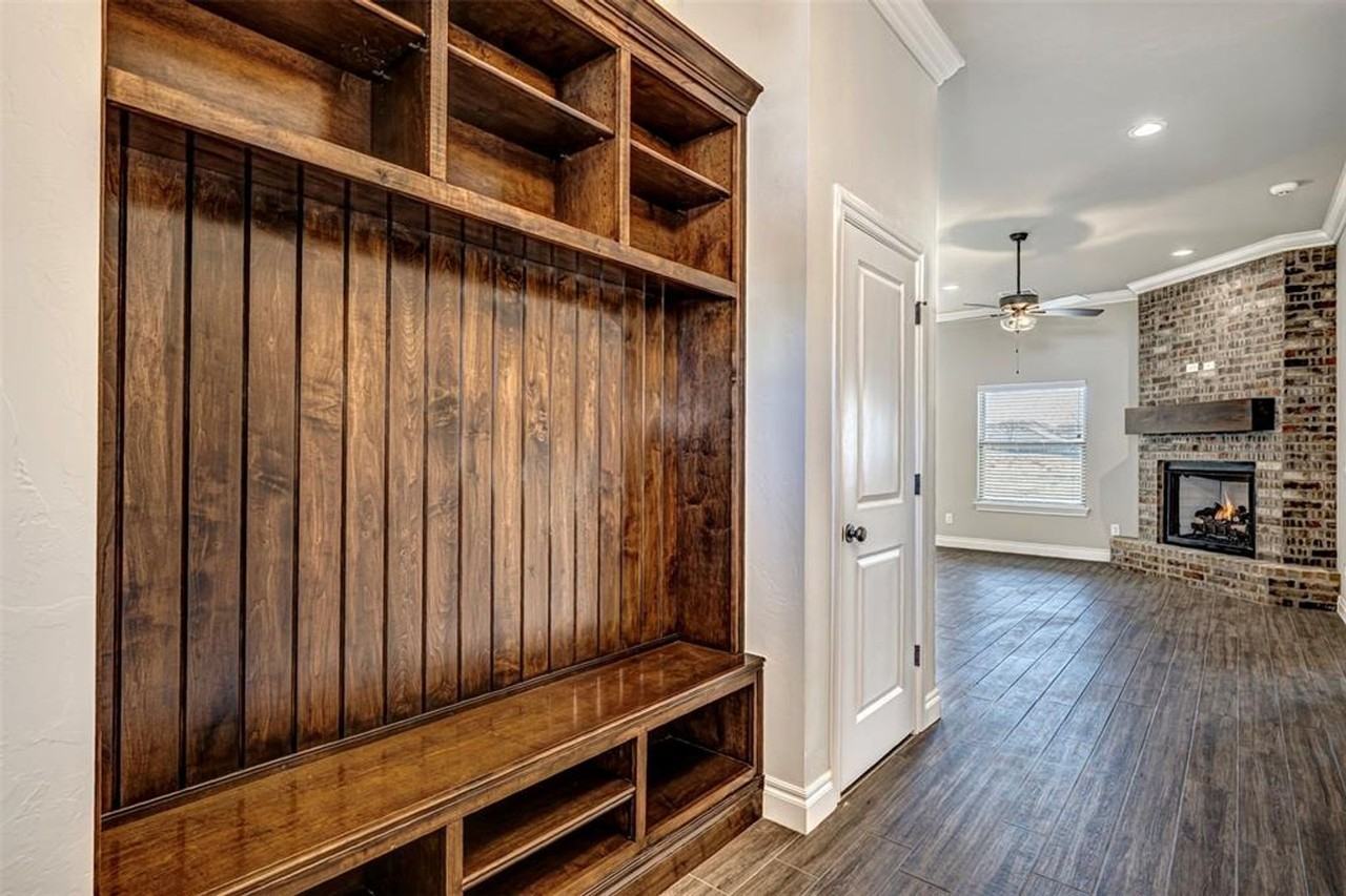 11708 Nw 103rd St - Photo 5 of 30