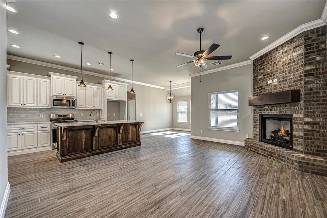 11708 Nw 103rd St - Photo 2 of 30