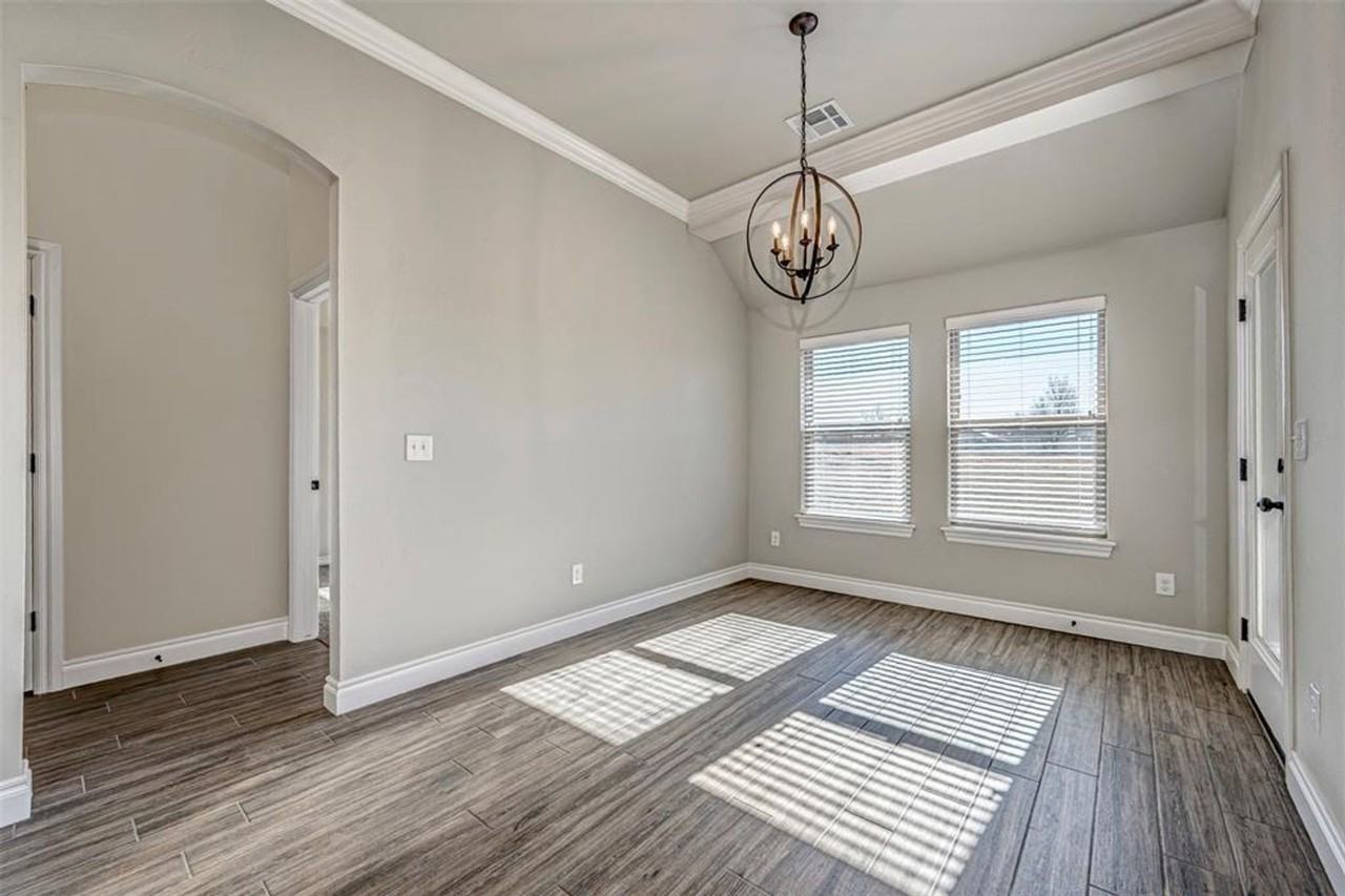 11708 Nw 103rd St - Photo 7 of 30