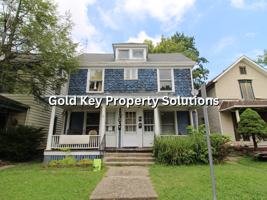 featured image of 332 W 9th St