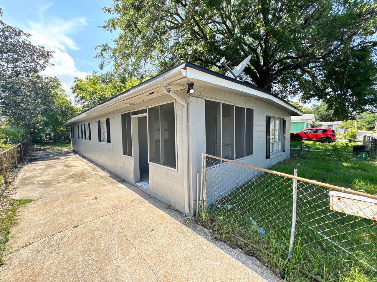 3308 Haines St - Photo 2 of 13