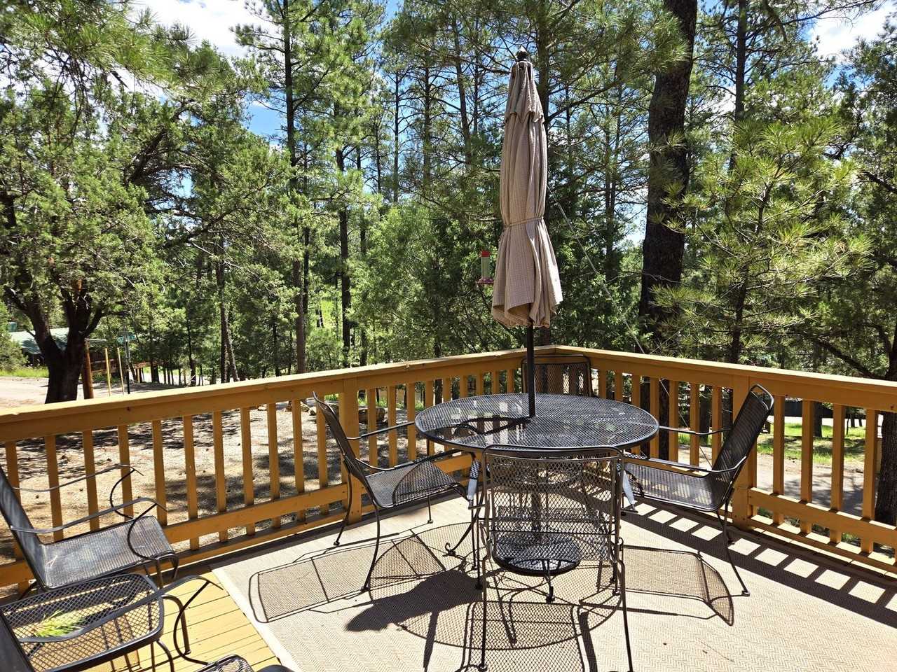 101 Seashell Dr - Photo 2 of 37