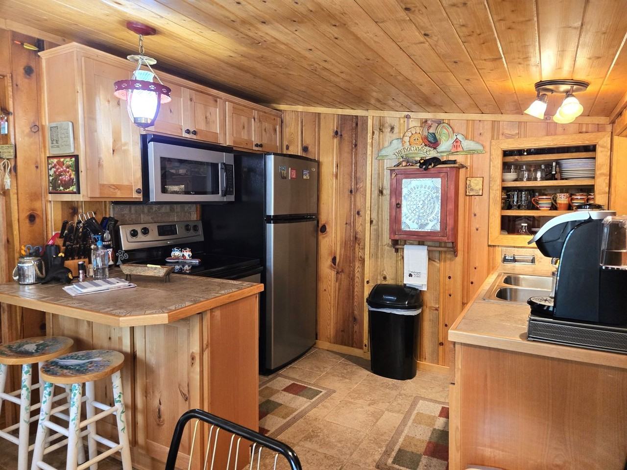 101 Seashell Dr - Photo 6 of 37