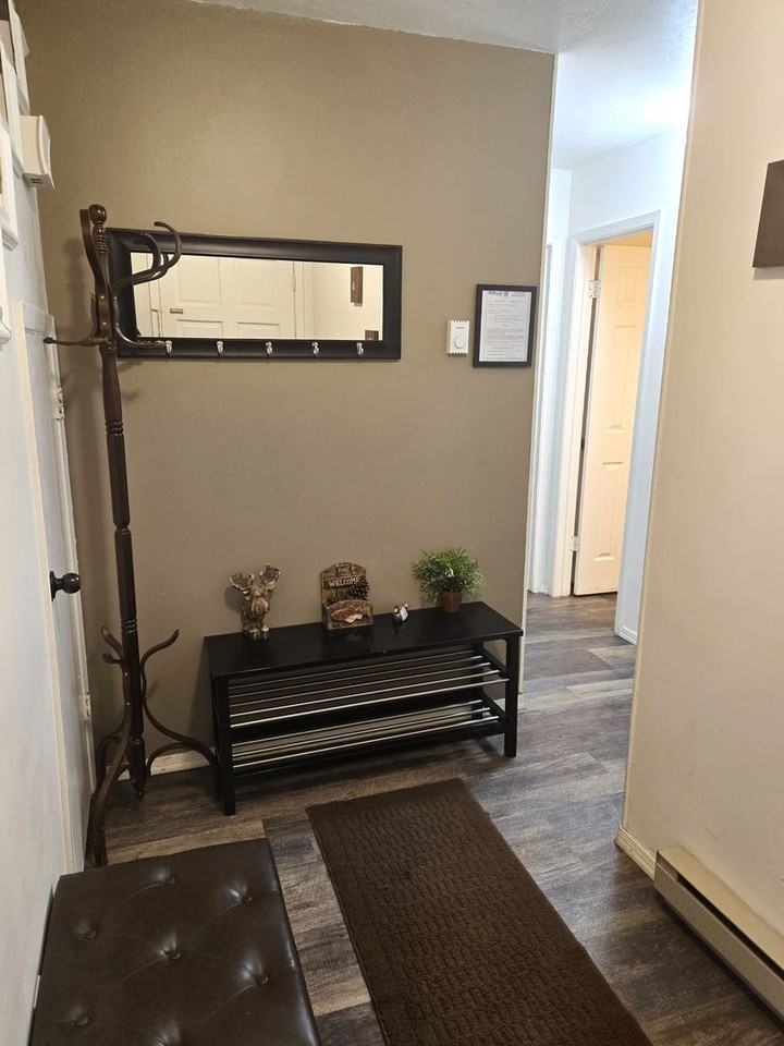 220 Lookout Dr - Photo 2 of 17