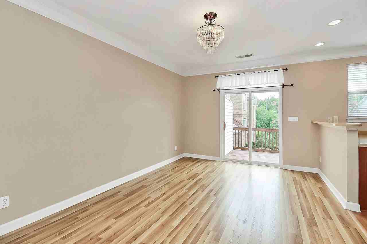 8324 Scotney Bluff Ave - Photo 5 of 16